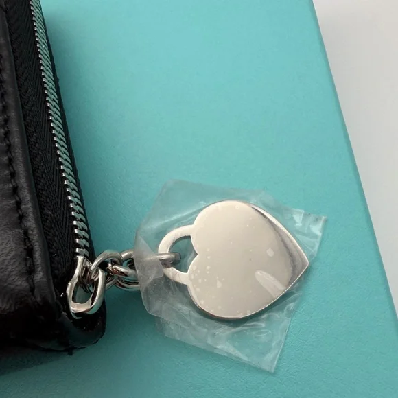 Tiffany & Co. New Black Padded Large zip Wallet - Picture 7 of 11